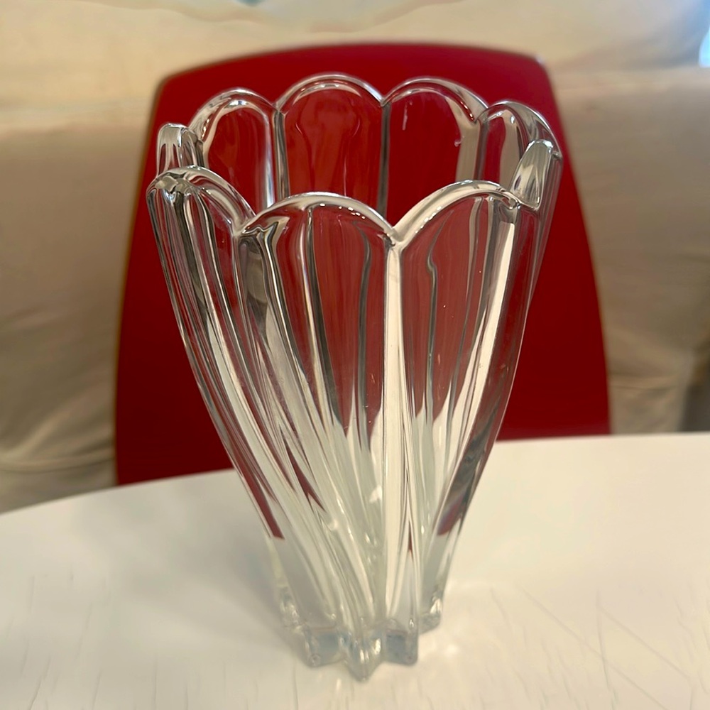 Exquisite Vintage Marquis Waterford Crystal Windflower Vase w/scalloped design.